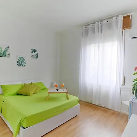 Rho Fiera Near The Metro Апартаменты
